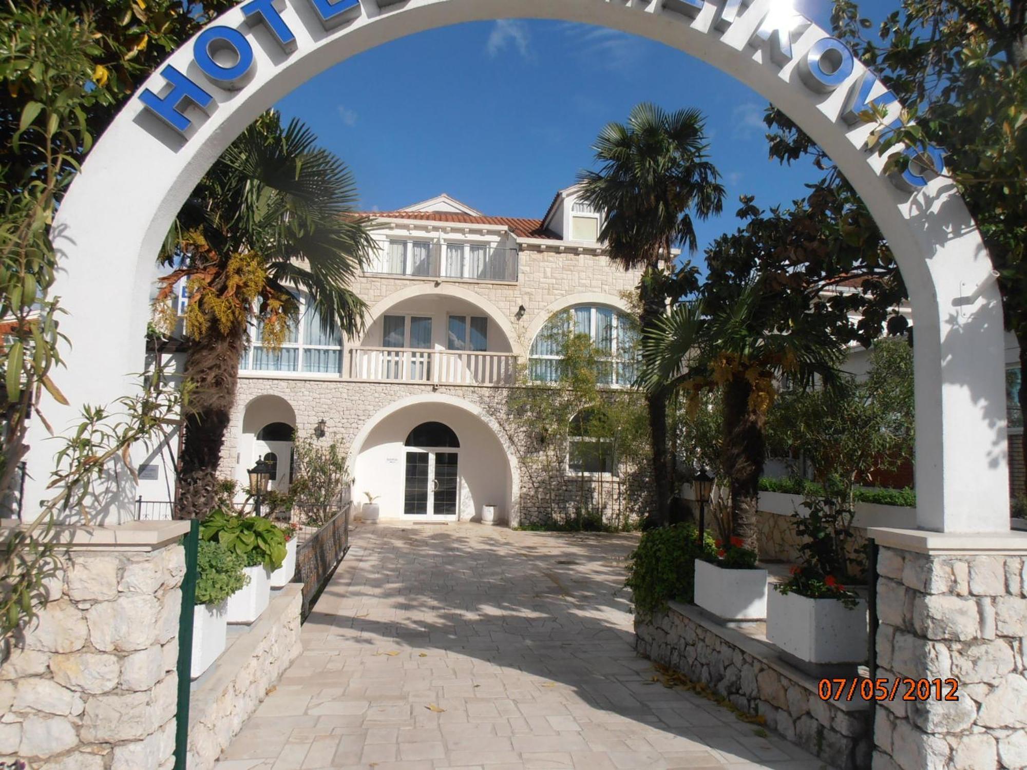 Hotel Metković エクステリア 写真